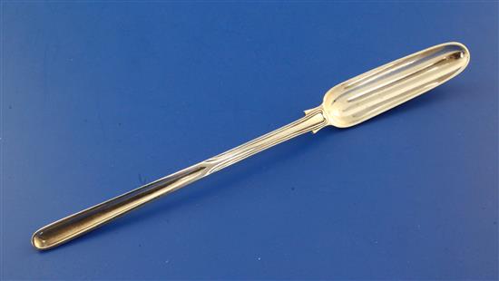 A William IV silver thread pattern marrow scoop, 9in.